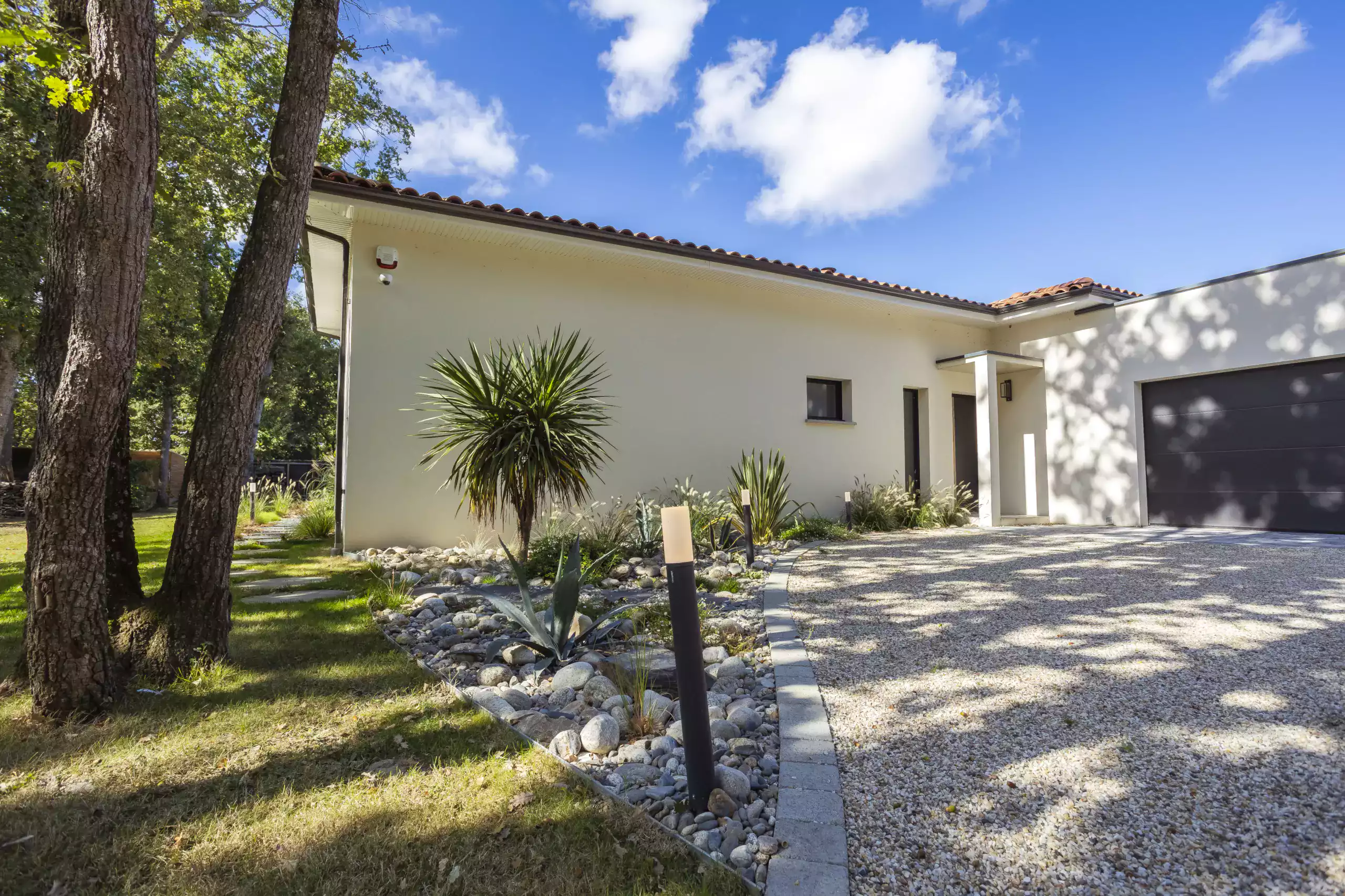 paysagiste Toulouse aménagement entrée maison neuve