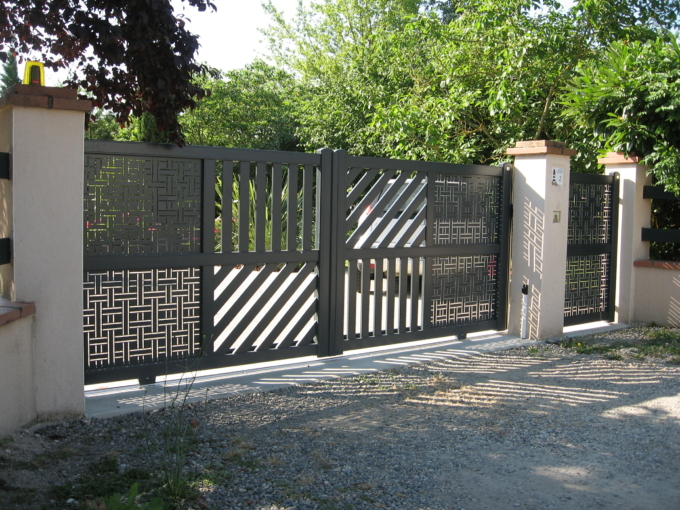 Portail aluminium coulissant automatique 