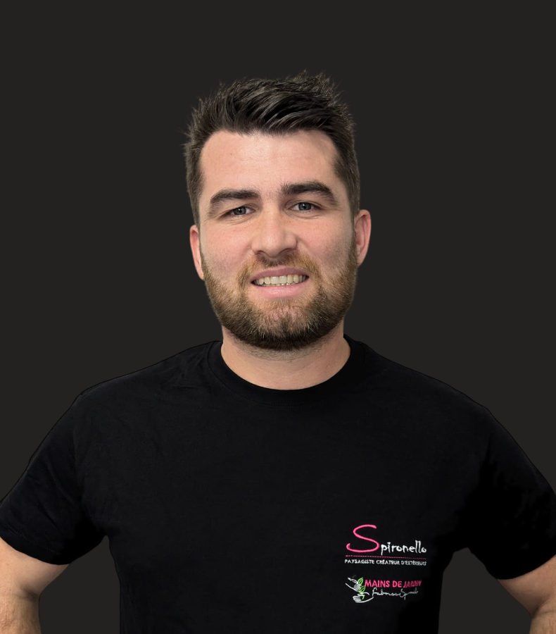 Jeoffrey, conducteur de travaux entretien chez Spironello Espaces Verts