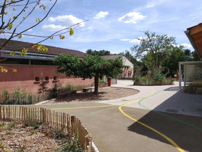 Végétalisation d'une école dans le Tarn-et-Garonne - spironello espaces verts paysagiste toulouse et montauban Végétalisation d'une école dans le Tarn-et-Garonne - spironello espaces verts paysagiste toulouse et montauban